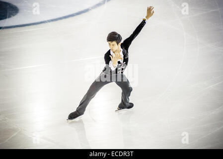 Barcelona, Katalonien, Spanien. 11. Dezember 2014. SOTA YAMAMOTO (JPN) führt in Männer JUNIOR - Kurzprogramm bei der ISU Grand Prix of Figure Skating Finale in Barcelona - die ISU Finale des Grand Prix der Eiskunstlauf, gemeinsam mit den ISU Junior Grand Prix Finale stattfinden wird, ist die Krönung der Grand-Prix-Serie Schaltung in Barcelona stattfindet. Bildnachweis: Matthias Oesterle/ZUMA Wire/ZUMAPRESS.com/Alamy Live-Nachrichten Stockfoto