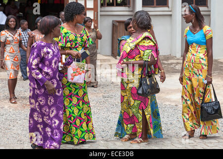 Ethnische Gemeinde am Heiligen-Geist-Kathedrale, Adabraka, Accra, Ghana Stockfoto