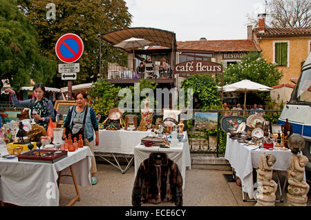 L ' Isle Sur la Sorgue französischen Antikmarkt am Ufer des Flusses Sorgue Vaucluse Provence Frankreich (europäische Antiquitäten Hauptstadt) Stockfoto