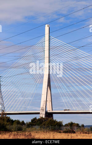 Die Flintshire Bridge, A548, überspannt die Dee Mündung und verbindet den Connah’s Quay mit dem südlichen Ende der Wirral-Halbinsel in Nordwales Stockfoto
