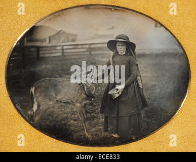 Porträt eines Mädchens mit ihrem Reh; Unbekannter Hersteller, amerikanische; etwa 1854; Daguerreotypie; 1/4-Platte, Bild: 6,9 x 9 cm (2 11/16 x 3 9/16 Zoll), Platte: 8,1 x 10,7 cm (3 3/16 x 4 3/16 in.) Stockfoto