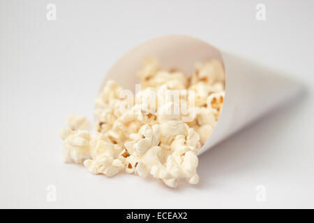 Close up Portrait of Pop Corn auf weißem Hintergrund Stockfoto