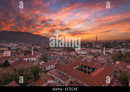 Mazedonien, Skopje, alte Basar, Stadtbild mit stimmungsvoller Sonnenuntergang Himmel Stockfoto