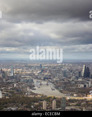 Luftaufnahme der City of London mit Themse Stockfoto