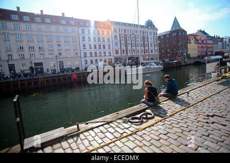 Nyhavn (wörtlich: neue Hafen), 17. Jahrhundert am Wasser, Kanal und Unterhaltung Bezirk in Kopenhagen, Dänemark Stockfoto