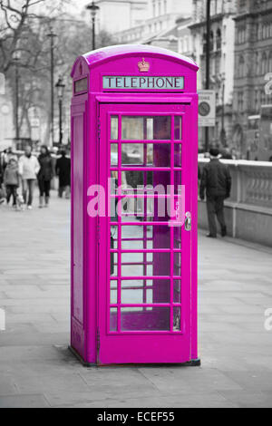 Berühmte Telefonzelle in London, Großbritannien Stockfoto