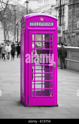 Berühmte Telefonzelle in London, Großbritannien Stockfoto