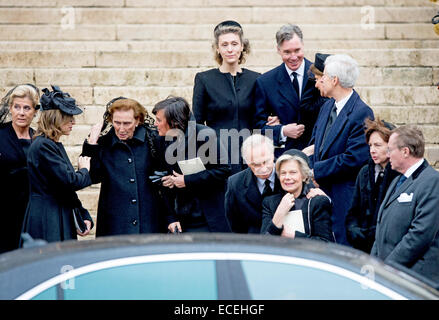 Brüssel, Belgien. 12. Dezember 2014. Königliche Gäste besuchen die Beerdigung der belgischen Königin Fabiola in der Kathedrale St. Michael und St. Gudula in Brüssel, 12. Dezember 2014. Foto: Patrick van Katwijk / Frankreich, kein Draht-SERVICE/Dpa/Alamy Live News Stockfoto