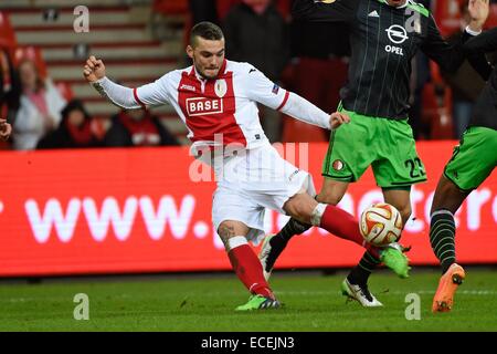 Lüttich, Belgien. 11. Dezember 2014. UEFA Europa League. Standard-Leige gegen Feyenoord Rotterdam. Tony Watt von Standard Lüttich © Aktion Plus Sport/Alamy Live-Nachrichten Stockfoto