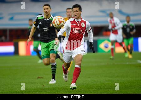 Lüttich, Belgien. 11. Dezember 2014. UEFA Europa League. Standard-Leige gegen Feyenoord Rotterdam. Yuji Ono von Standard Lüttich © Aktion Plus Sport/Alamy Live-Nachrichten Stockfoto