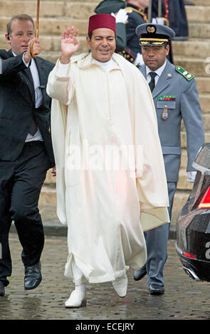 Brüssel, Belgien. 12. Dezember 2014. Prinz Moulay Rachid von Marokko besucht die Beerdigung der belgischen Königin Fabiola in der Kathedrale St. Michael und St. Gudula in Brüssel, 12. Dezember 2014. Foto: Patrick van Katwijk / Frankreich, kein Draht-SERVICE/Dpa/Alamy Live News Stockfoto