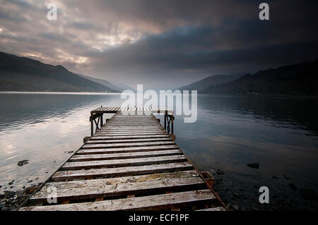 Loch Earn aus St. Fillans im Loch Lomond und Trossachs National Park, Schottland Stockfoto