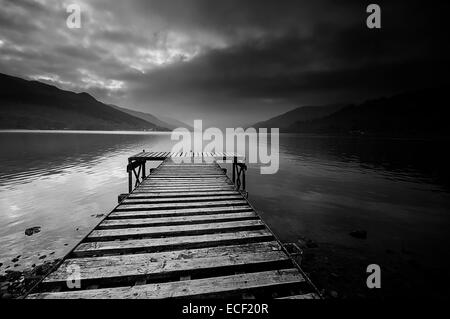 Loch Earn aus St. Fillans im Loch Lomond und Trossachs National Park, Schottland Stockfoto