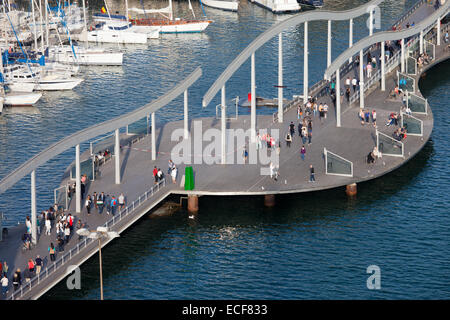 Rambla de Mar Holzsteg über Port Vell in Barcelona, Katalonien, Spanien. Stockfoto