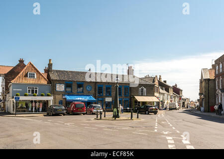 Marktplatz mit der ältesten Shop in Southwold, Suffolk. Stockfoto