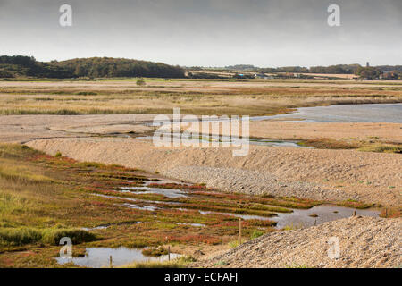 Schäden an den Küstenschutz durch die Sturmflut Dezember 2013 bei Cley auf der Küste von North Norfolk UK. Die riesigen Wellen co Stockfoto