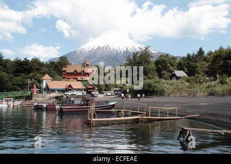 Blick auf den Vulkan Osorno aus allen Heiligen See (Lago de Todos Los Santos), südlich von Chile Stockfoto