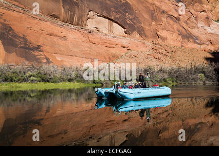 Page Arizona - 30 Oktober: Touristen rafting den Glen Canyon, 30. Oktober 2014 in den Glen Canyon, Page, Arizona Stockfoto