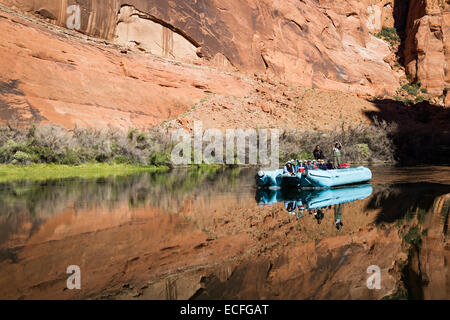 Page Arizona - 30 Oktober: Touristen rafting den Glen Canyon, 30. Oktober 2014 in den Glen Canyon, Page, Arizona Stockfoto