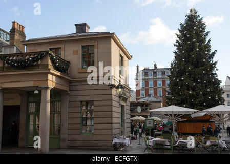 Die Fassade des alten Covent Garden Obst- und Gemüsemarkt in der Nähe von London West End Bereich England Vereinigtes Königreich UK Stockfoto