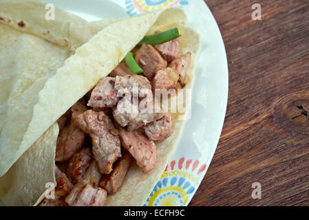 Lamm Tantuni - türkische wickeln Rollen Brot mit Lamm Stockfoto