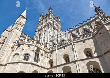 Kathedrale von Gloucester oder Cathedral Church of St. Peter und der Heiligen und unteilbaren Dreifaltigkeit Stockfoto