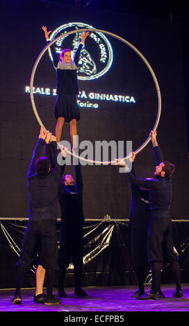 Turin, Italien. 13. Dezember 2014. Acrobazie del Circo Flic Credit: wirklich einfach Star/Alamy Live-Nachrichten Stockfoto