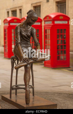 Statue von Ballett-Tänzerin im Theatre Royal Drury Lane in London Stockfoto