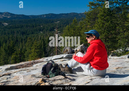 Blick vom Granit Felsen an den Kugeln, Sierra Vista National Scenic Byway, Sierra National Forest, Kalifornien Stockfoto