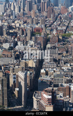 Blick von der 86. Etage des Empire State Building blickt Flatiron District. Stockfoto