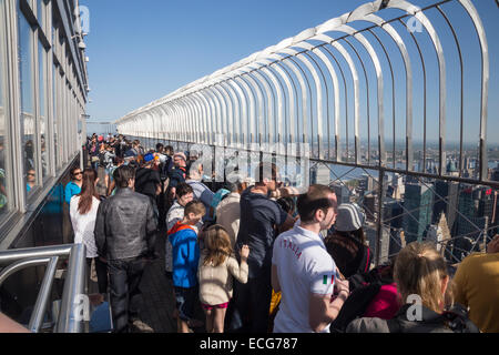 Der Empire State Gebäude Main Aussichtsplattform im 86. Stock, New York City Stockfoto