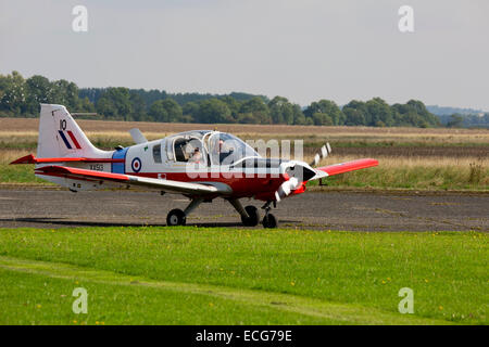 Scottish Aviation Serie 120 Modell 121 Bulldog T1 XX513 G-CCMI (G-KKKK) Rollen am Sturgate Flugplatz Parken Stockfoto