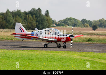 Scottish Aviation Serie 120 Modell 121 Bulldog XX513 G-CCMI (G-KKKK) Rollen am Sturgate Flugplatz Stockfoto