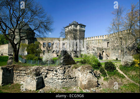 Alte Stadtmauer in Andernach, Rheinland-Pfalz, Deutschland, Europa, Alte Stadtbefestigungen in Andernach, Deutschland Stockfoto