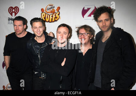 Musiker Zach Filkins, Ryan Tedder, Eddie Fisher, Drew Brown und Brent Kutzle von OneRepublic besuchen Z100 Jingle Ball im Madison Square Garden am 12. Dezember 2014 in New York City Stockfoto