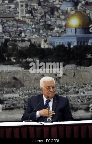 Ramallah, Westjordanland, Palästinensische Gebiete. 15. Dezember 2014. Der palästinensische Präsident Mahmoud Abbas Stühle ein Führungskräfte-Treffen in der Westbank-Stadt Ramallah am 14. Dezember 2014 © Shadi Hatem/APA Bilder/ZUMA Draht/Alamy Live News Stockfoto