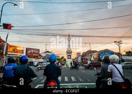 Eine Kreuzung in Yogyakarta, Insel Java, Indonesien. Stockfoto