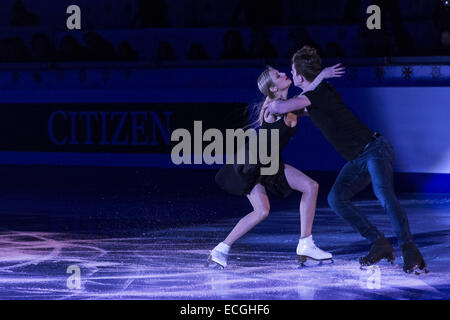 Barcelona, Katalonien, Spanien. 14. Dezember 2014. Junioren Eistanz Gewinner ANNA YANOVSKAYA/SERGEI MOZGOV (RUS) in der nicht-kompetitiven Ausstellung Gala schließen die ISU Grand Prix führen der Eiskunstlauf Finale 2014 in Barcelona © Matthias Oesterle/ZUMA Wire/ZUMAPRESS.com/Alamy Live-Nachrichten Stockfoto