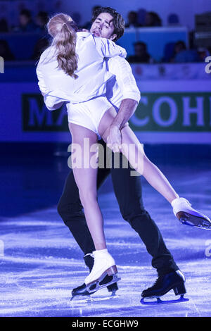 Barcelona, Katalonien, Spanien. 14. Dezember 2014. Eis-Tanz Gewinner KAITLYN WEAVER/ANDREW POJE (CAN) führen in der nicht-kompetitiven Ausstellung Gala schließen die ISU Grand Prix der Eiskunstlauf Finale 2014 in Barcelona © Matthias Oesterle/ZUMA Wire/ZUMAPRESS.com/Alamy Live-Nachrichten Stockfoto