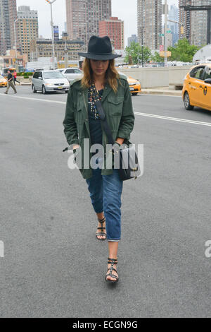 Jessica Alba im Javitz Center in New York mit: Jessica Alba wo: Manhattan, New York, Vereinigte Staaten, wann: 11. Juni 2014 Stockfoto