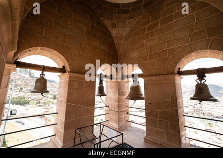 Glocken im Turm auf Iglesia de San Cristiobal, Cusco, Peru Stockfoto