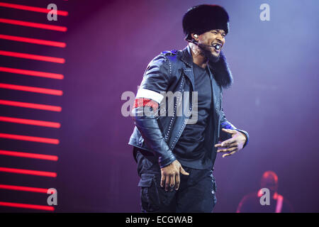 Tampa, Florida, USA. 14. Dezember 2014. Usher führt am 14. Dezember 2014 in Amalie Arena in Tampa, Florida-Credit: Brad Moore/ZUMA Wire/ZUMAPRESS.com/Alamy Live News Stockfoto