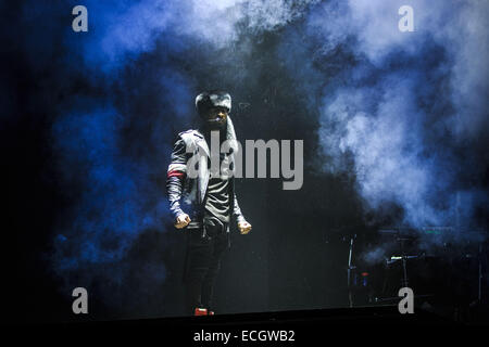 Tampa, Florida, USA. 14. Dezember 2014. Usher führt am 14. Dezember 2014 in Amalie Arena in Tampa, Florida-Credit: Brad Moore/ZUMA Wire/ZUMAPRESS.com/Alamy Live News Stockfoto