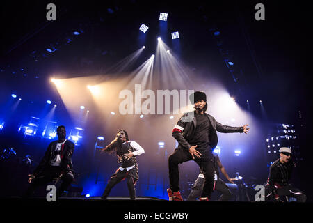 Tampa, Florida, USA. 14. Dezember 2014. Usher führt am 14. Dezember 2014 in Amalie Arena in Tampa, Florida-Credit: Brad Moore/ZUMA Wire/ZUMAPRESS.com/Alamy Live News Stockfoto