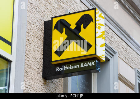 Die Filiale der Raiffeisen Bank. Raiffeisen Bank - die größten Genossenschaftsbanken in Europa Stockfoto