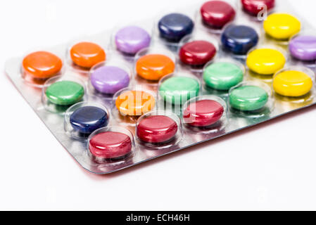 Bunte Pillen in einem Blister pack Stockfoto