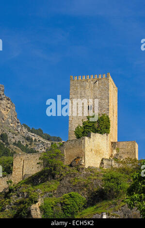 Yedra Burg in Cazorla Dorf, Sierra de Cazorla Segura y Las Villas Naturpark, Provinz, Jaen, Andalusien, Spanien, Europa Stockfoto