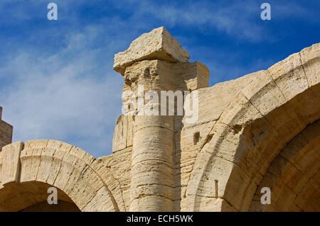 Römische Amphitheater Les Arènes, Arles, Bouches du Rhone, Provence, Frankreich, Europa Stockfoto