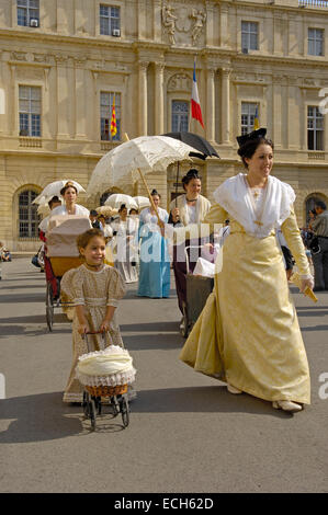 Arlésiennes, Fete du Kostüm, Arles, Bouches du Rhone, Provence, Frankreich, Europa Stockfoto