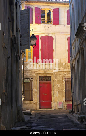 Alte Stadt, Arles, Bouches du Rhone, Provence, Frankreich, Europa Stockfoto